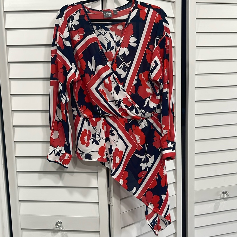 Long sleeve, asymmetrical top